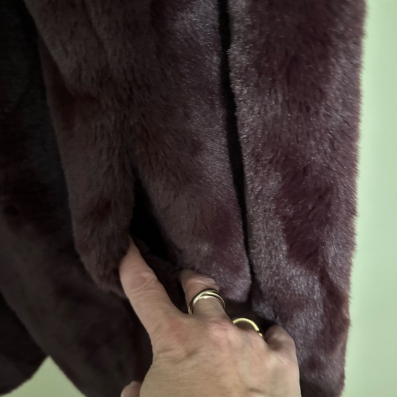 DKNY Women’s hoodies Faux Fur Coat -Deep Plum - Picture 5 of 10